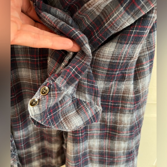 Eddie Bauer Ruffle Flannel Button zip - Picture 8 of 8